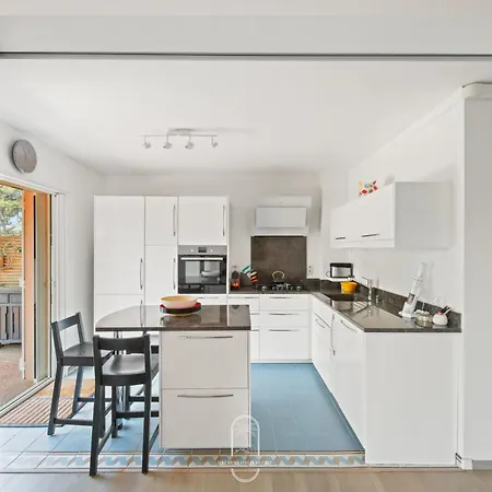 Rdj T3 En Bord De Terrasse By Hc * 카르쿠에이란느