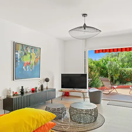 Rdj T3 En Bord De Terrasse By Hc * 카르쿠에이란느