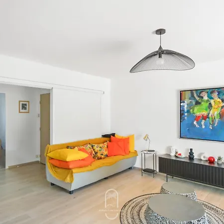 Rdj T3 En Bord De Terrasse By Hc 아파트 카르쿠에이란느