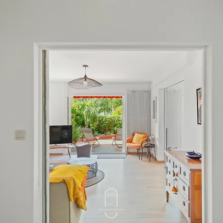 아파트 Rdj T3 En Bord De Terrasse By Hc 카르쿠에이란느