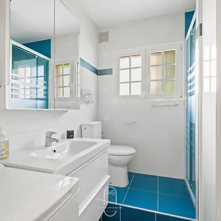 Rdj T3 En Bord De Terrasse By Hc 아파트 카르쿠에이란느